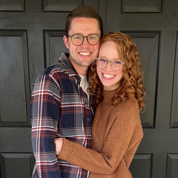 Meet your Posher, Madison - Picture 2 of 3